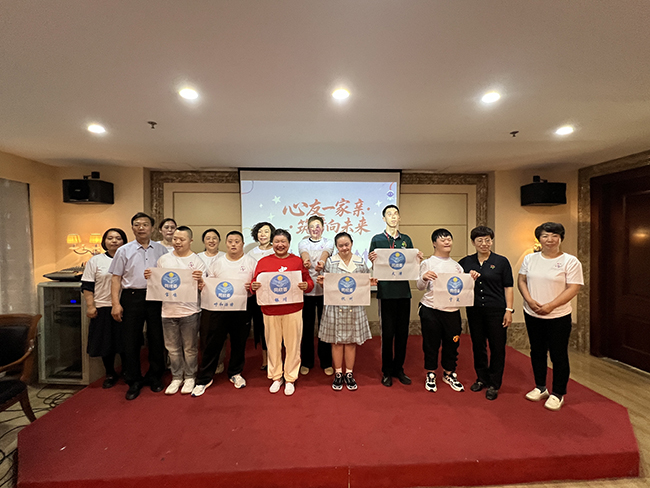 图为活动现场